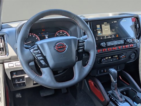 New 2025 Nissan Frontier PRO-4X w/ Pro Convenience Package image 16