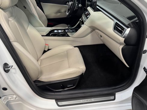 Used 2025 Genesis G70 2.5T image 64