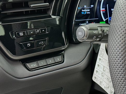 New 2025 Lexus TX 500h AWD image 10