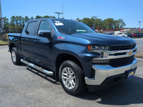 Used 2022 Chevrolet Silverado 1500 LT w/ Z71 Off-Road Package image 2