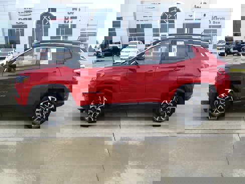 Used 2023 Jeep Compass Limited image 3
