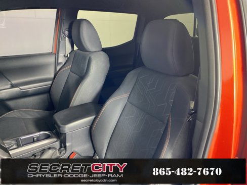 Used 2017 Toyota Tacoma TRD Off-Road w/ Tow Package (A/T) image 10