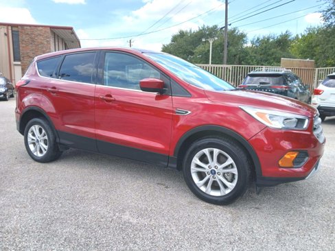 Used 2019 Ford Escape SE image 1