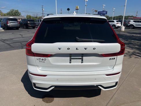 Certified 2025 Volvo XC60 B5 Plus image 4