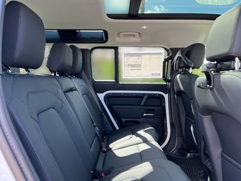 New 2025 Land Rover Defender 110 S image 19