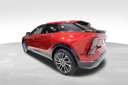 Certified 2025 Cadillac Optiq Sport 2 w/ LPO, Floor Liner Package image 2