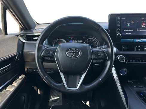 Used 2021 Toyota Venza XLE image 12
