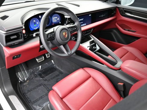 Certified 2025 Porsche Macan 4S Electric image 4