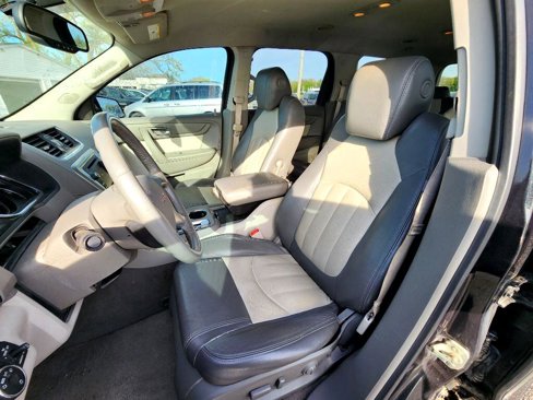 Used 2015 GMC Acadia SLE image 13