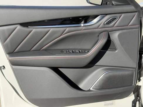 New 2024 Maserati Levante GT Ultima image 12