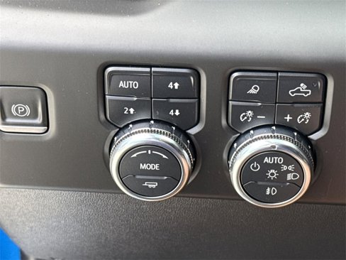 Used 2023 GMC Sierra 1500 AT4 w/ Technology Package image 17