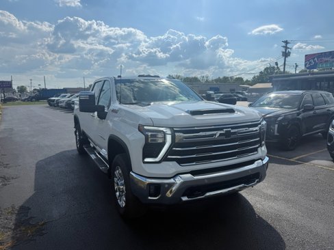 Used 2025 Chevrolet Silverado 2500 LTZ w/ LTZ Premium Package image 1