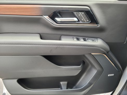 New 2025 GMC Yukon Denali w/ Denali Reserve Package image 7
