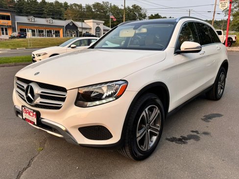 Used 2019 Mercedes-Benz GLC 300 4MATIC image 4