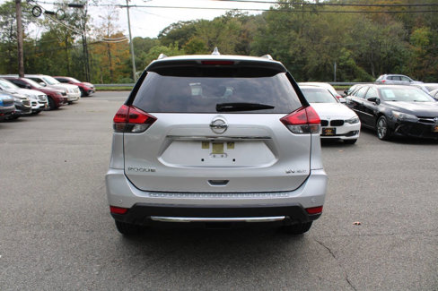 Used 2020 Nissan Rogue SV image 9