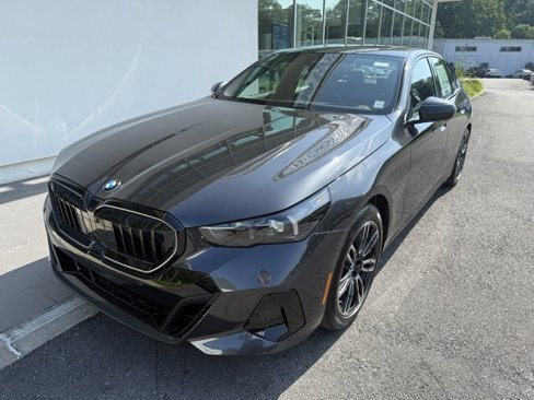 New 2026 BMW 530i xDrive w/ M Sport Package image 3