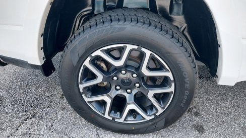 Used 2025 RAM 1500 Laramie image 11