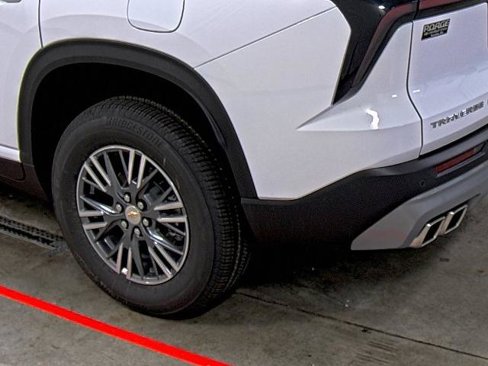 New 2026 Chevrolet Traverse LT w/ Driver Confidence Package image 9