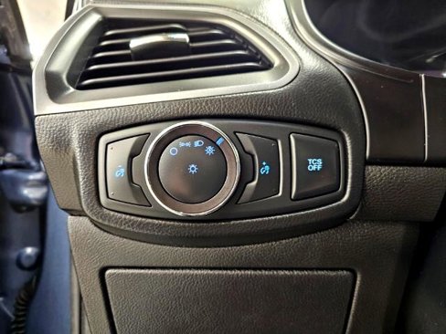Used 2019 Ford Edge SE image 14