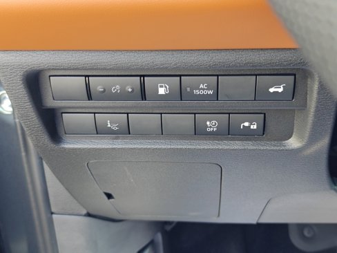 New 2025 Mitsubishi Outlander 4WD Plug-In Hybrid image 17