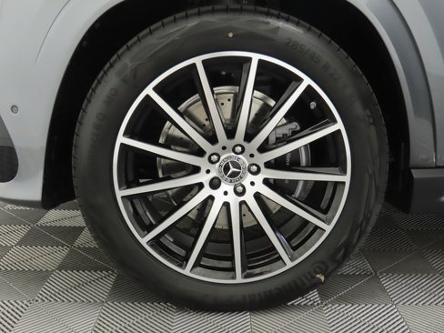 New 2026 Mercedes-Benz GLS 580 4MATIC image 32