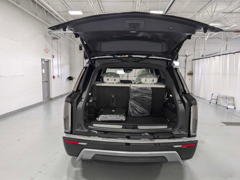 New 2026 Cadillac Vistiq Luxury w/ LPO, Floor Liner Package image 10