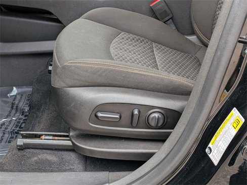 Used 2021 GMC Terrain SLE image 13