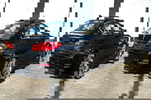 Used 2019 BMW 530e w/ Convenience Package image 9