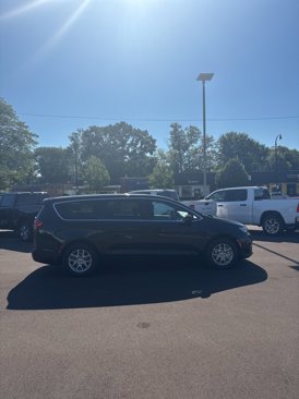 New 2026 Chrysler Pacifica Select image 7