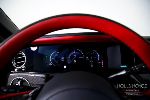 New 2025 Rolls-Royce Cullinan Black Badge image 13