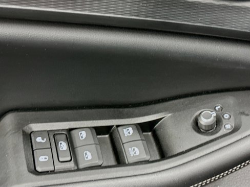 Used 2024 Jeep Grand Cherokee L Laredo image 15
