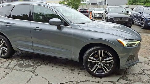 Used 2019 Volvo XC60 T5 Momentum w/ Multimedia Package image 8