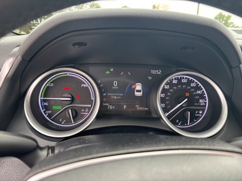 Used 2023 Toyota Camry XLE image 18