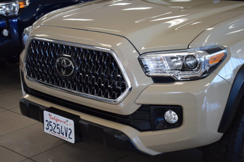 Used 2019 Toyota Tacoma TRD Off-Road w/ Technology Package image 8