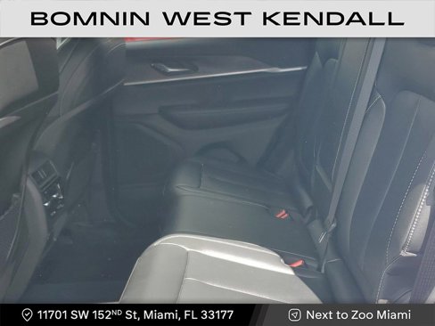 Used 2025 Jeep Grand Cherokee Limited w/ Black Appearance Package image 8