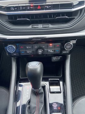 Used 2024 Jeep Compass Trailhawk image 19