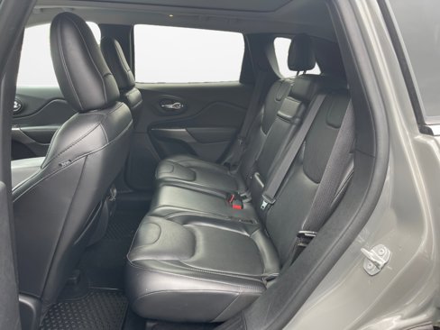 Used 2019 Jeep Cherokee Limited w/ Luxury Group image 15