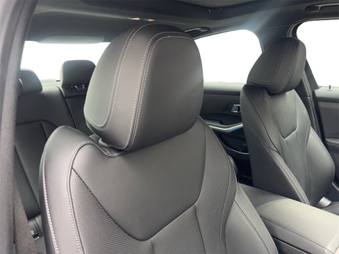 Used 2025 BMW 330i Sedan image 45