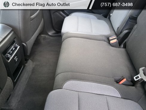 Used 2020 Chevrolet Traverse LT image 38