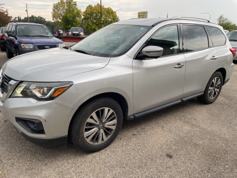 Used 2017 Nissan Pathfinder SL image 4