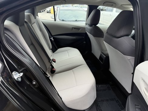Used 2022 Toyota Corolla LE image 16