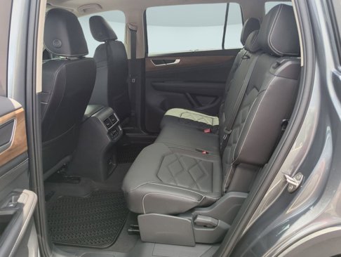 New 2025 Volkswagen Atlas SE image 12
