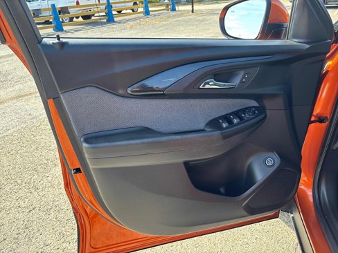 Used 2022 Chevrolet TrailBlazer LT w/ Sun and Liftgate Package image 14
