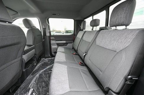 New 2025 Ford F250 XLT w/ Black Appearance Package image 17