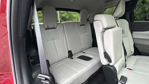 New 2026 INFINITI QX60 Luxe w/ Family Package image 11