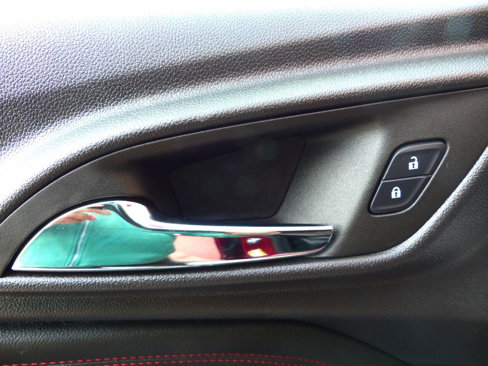Used 2025 Chevrolet Trax RS w/ Sunroof Package image 20