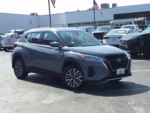 Certified 2024 Nissan Kicks SV image 1