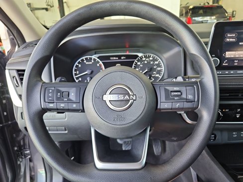 Used 2024 Nissan Rogue S image 10