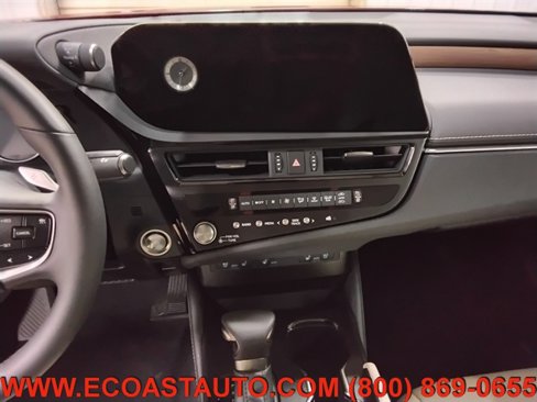 Used 2025 Lexus ES 350 w/ Premium Package image 12