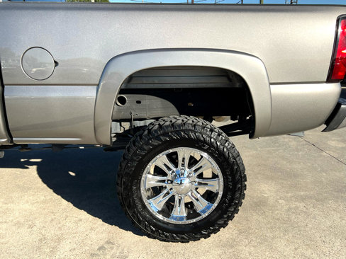 Used 2006 Chevrolet Silverado 2500 LT w/ Heavy-Duty Power Package image 26